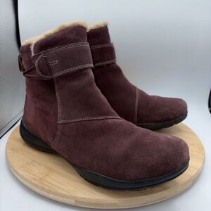 Clarks Collection Burgundy Suede Zip Ankle Booties Faux Fur Lined 9.5 Roseville